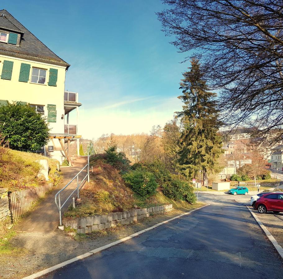Ferienwohnungen Villa Goldbrunnen Бад Елстер Екстериор снимка